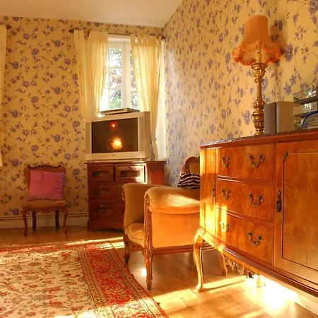 East Or West Wing Of Chateau De La Vallee, Grandcourt, Normandy - Self-contained And Sleeps Up To 10 * Grandcourt (Seine-Maritime)