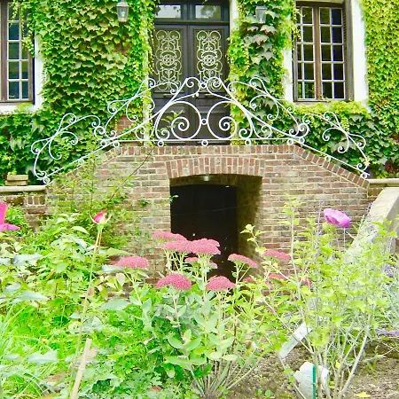 Vila East Wing Of Chateau De La Vallee, Grandcourt, Normandy - Self-Contained And Sleeps Up To 10