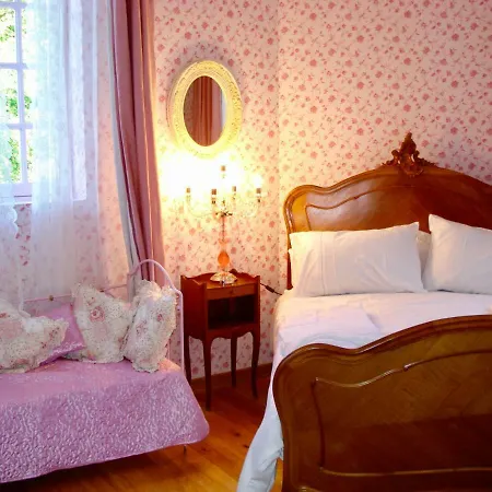 East Wing Of Chateau De La Vallee, Grandcourt, Normandy - Self-Contained And Sleeps Up To 10 Vila