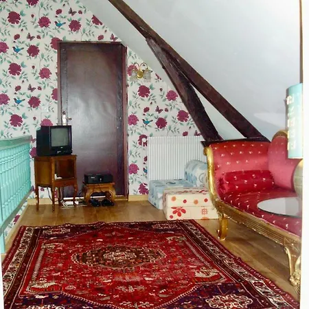 East Wing Of Chateau De La Vallee, Grandcourt, Normandy - Self-Contained And Sleeps Up To 10 Grandcourt (Seine-Maritime)