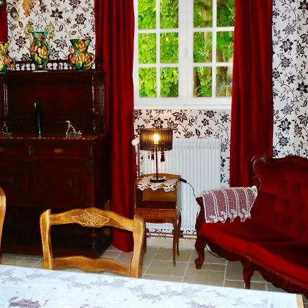 East Wing Of Chateau De La Vallee, Grandcourt, Normandy - Self-Contained And Sleeps Up To 10