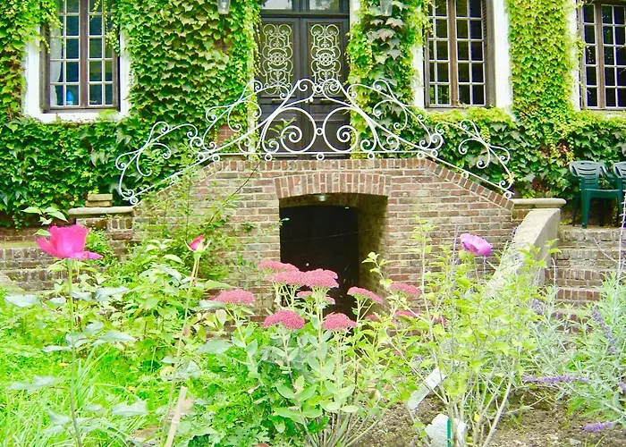 Villa Chateau De La Vallee - East Or West Wing