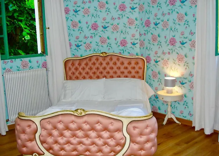 Chateau De La Vallee - East Or West Wing Villa Grandcourt (Seine-Maritime)