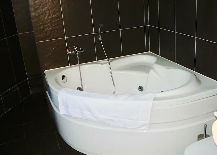 Villa Chateau De La Vallee - East Or West Wing