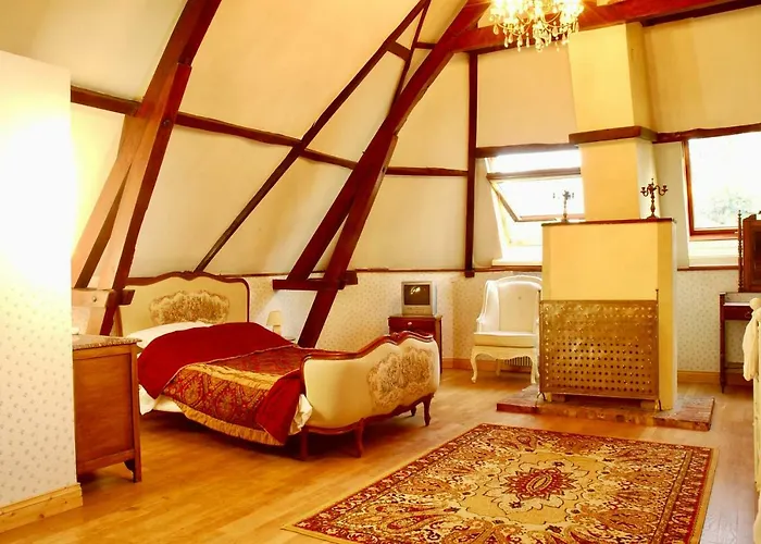 Chateau De La Vallee - East Or West Wing Villa Grandcourt (Seine-Maritime)