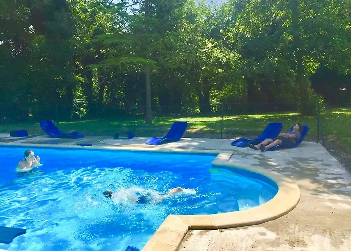 Chateau De La Vallee - East Or West Wing *