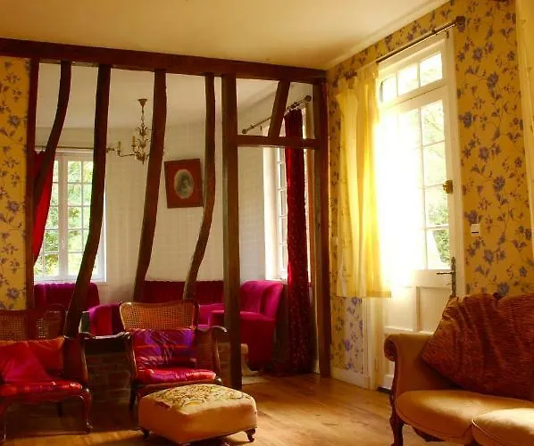 Chateau De La Vallee - East Or West Wing Villa *